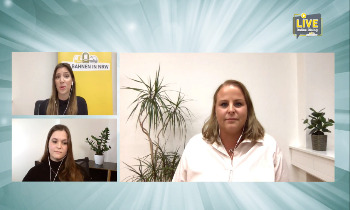 Drei Frauen, die über eine Videokonferenz einen Online Dialog abhalten. 