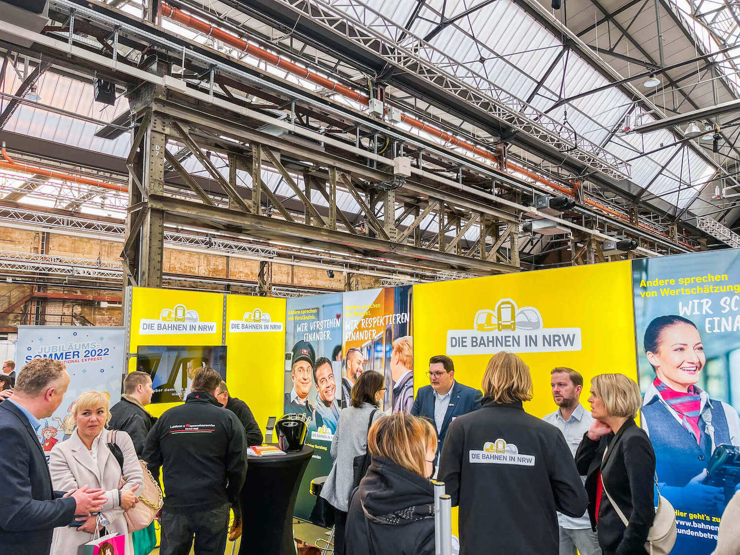 Messestand der Bahnen in NRW