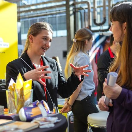 Fast 600 Gespräche am XXL-Stand der Bahnen in NRW