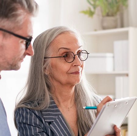 Arbeitsvermittler spricht über die Bahnfamilie